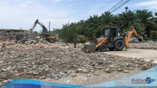 Aparat Gabungan Masih Kawal Hari Ketiga Penertiban, THM Marcopolo Akhirnya Diratakan